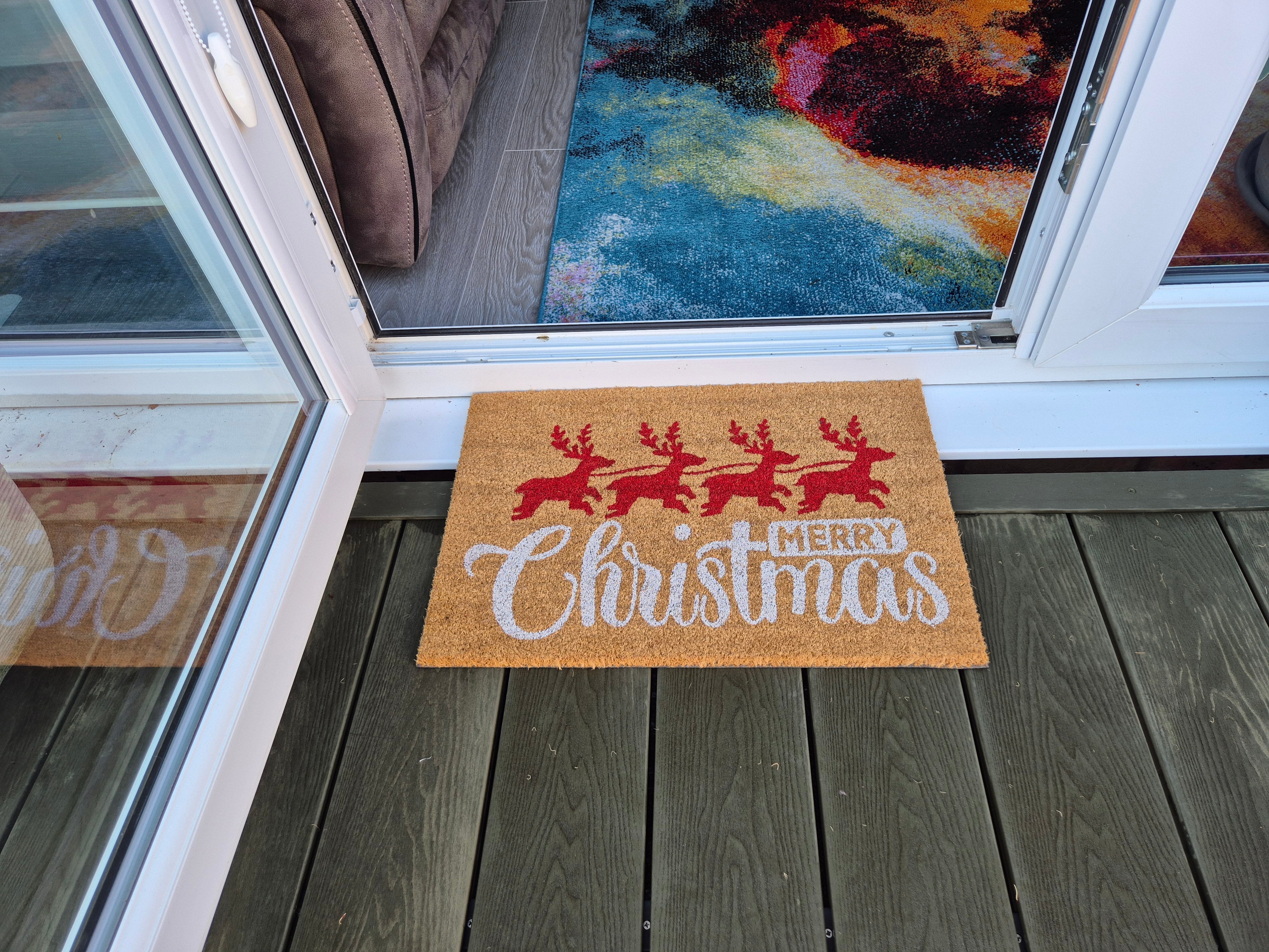 Doormat 60cm x 40cm - 'Merry Christmas' (Red/Silver) - Absorbent Coir Mat for Indoor/Outdoor